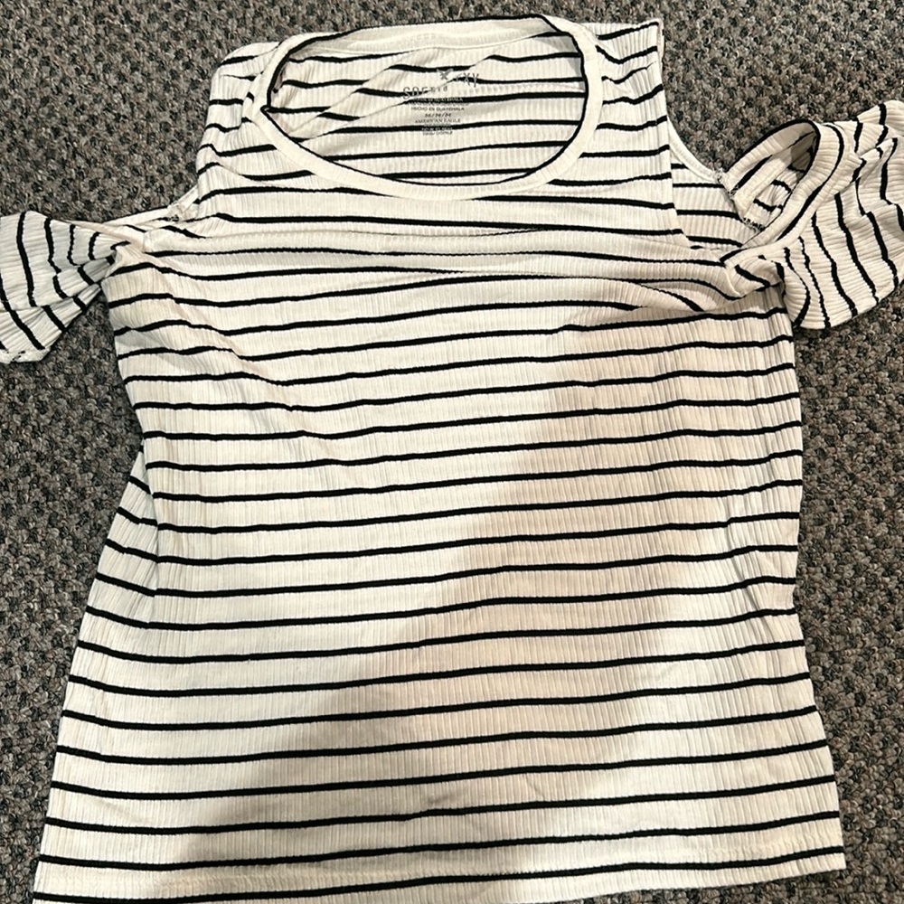 A&E black  and white striped  shoulder design shirt . Ribbed and Comfy !